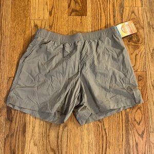 NWT Columbia womens 5” shorts 100% nylon size small